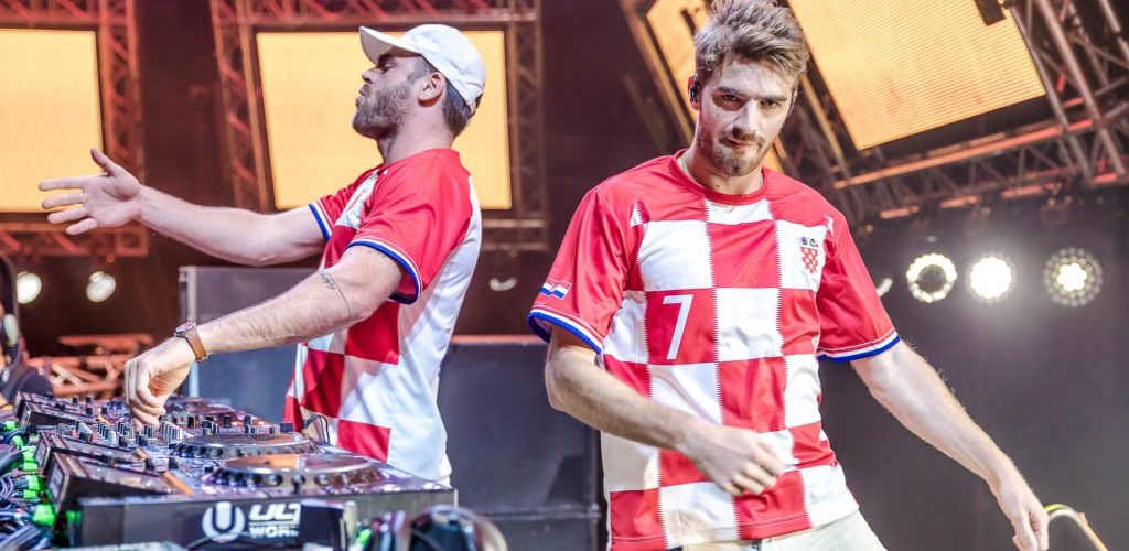 The Chainsmokers Are Trying To Revive The Mannequin Challenge Single-Handedly
